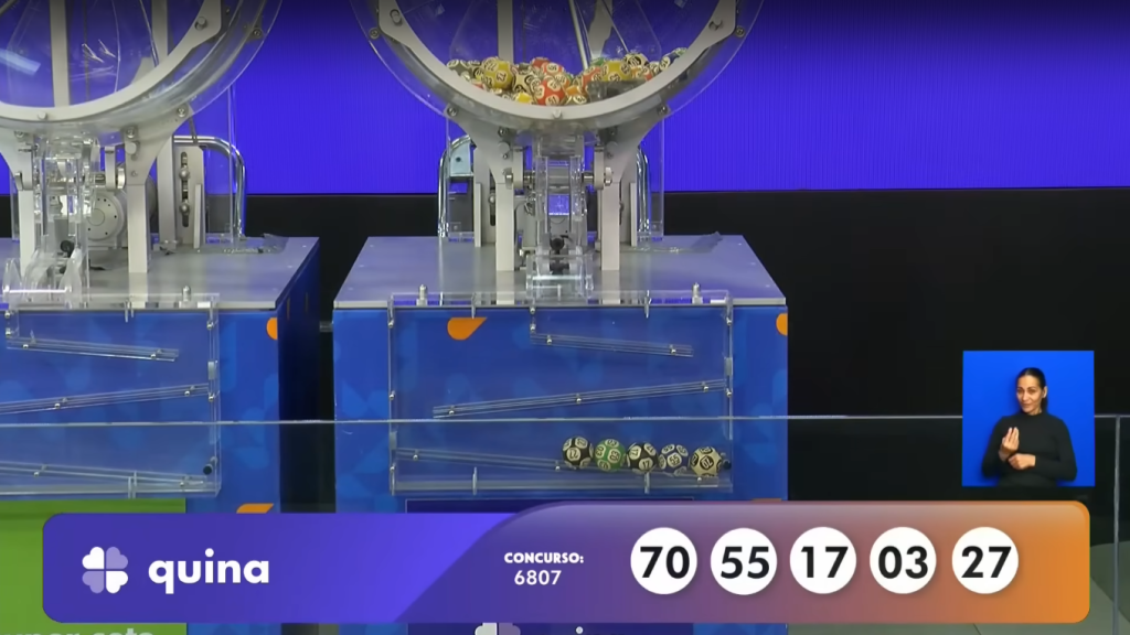 Imagem com os números sorteados da Quina Concurso 6807, realizado no dia 22/08/2025.
