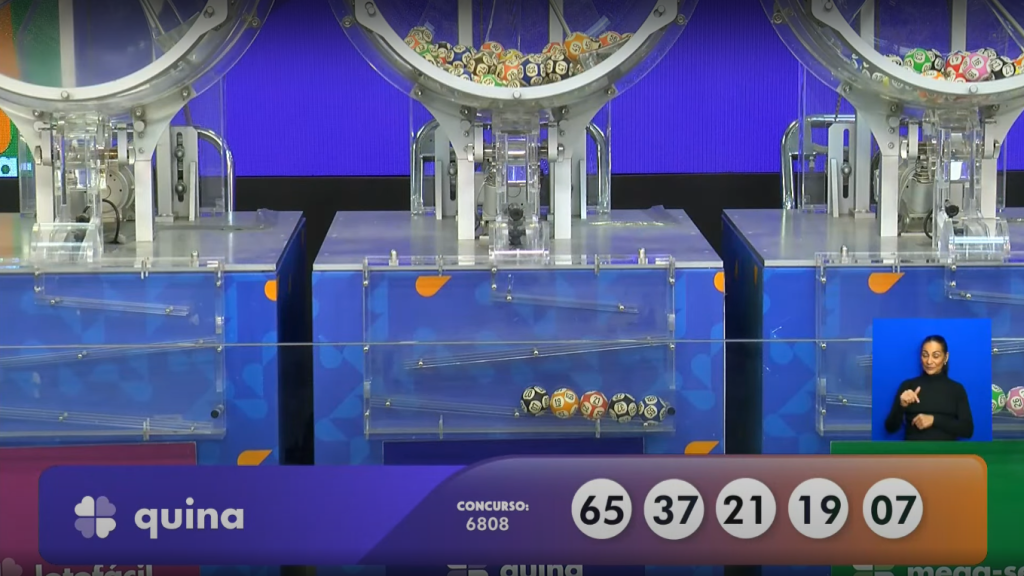Imagem com os números sorteados da Quina concurso 6808, realizado no dia 23/08/2025.